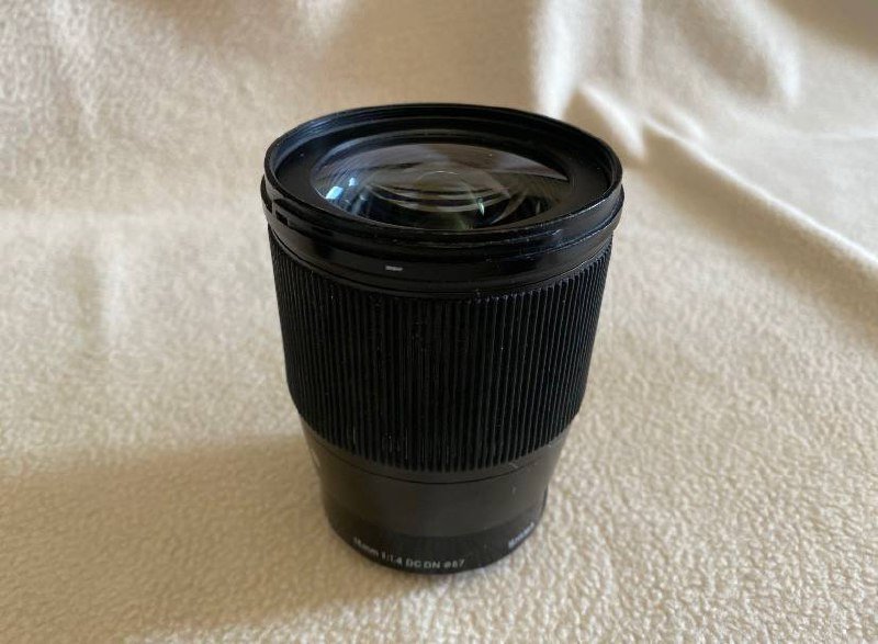 Объектив фикс Sigma 16mm 1.4 для Sony E 2