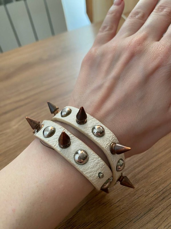 Портупея на тело, Черный браслет с острыми шипами, Белый браслет с шипами 3
