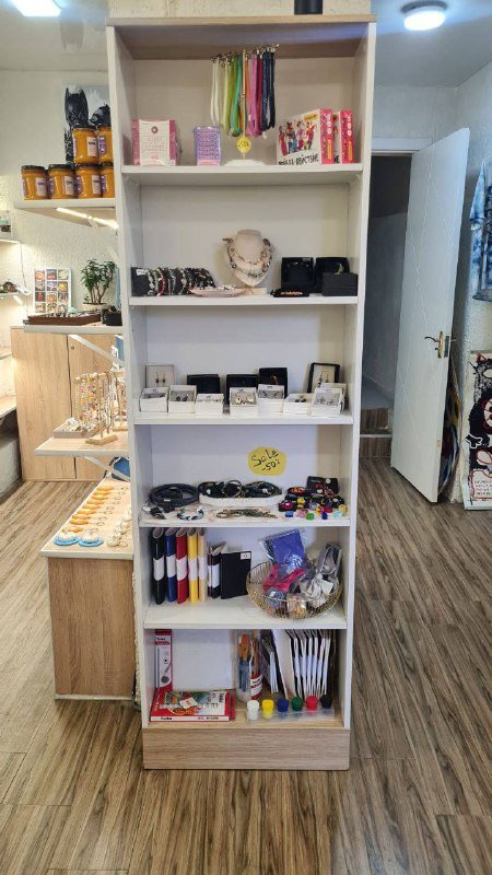 Стеллаж, шкаф с дверцами на ключе