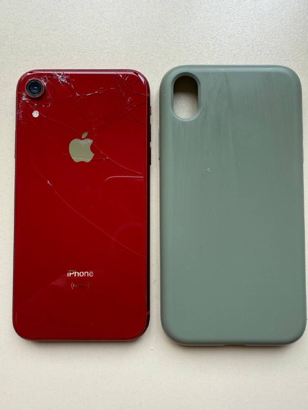 iPhone XR 128 GB красный 4