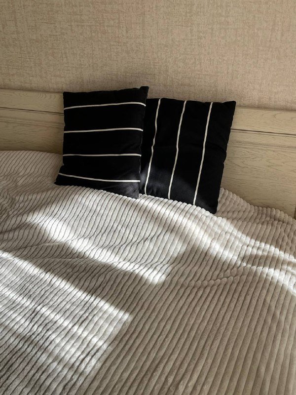 Деревянная полка, подставка, пляжный зонт, коврик для йоги, сидушка, декоративные подушки, пледы 9