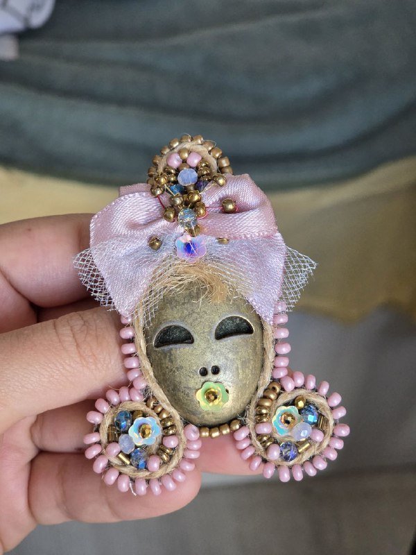 Ободок, серьги, броши, краски, платье, куртки 3