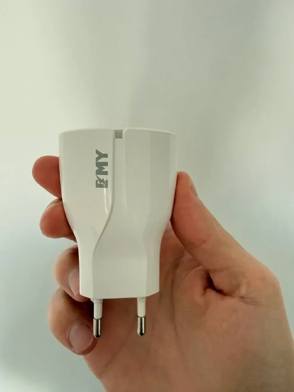 Сетевое зарядное устройство 2×USB 1