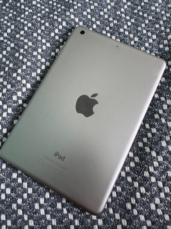 iPad mini 3, Apple Watch SE с неисправностью 2