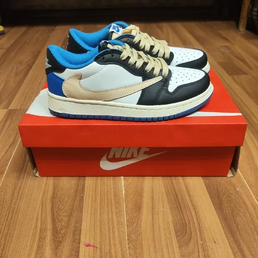 Кроссовки Air Jordan 1 Retro Low Travis Scott Fragment