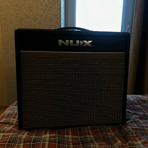 Комбик NUX 40 Вт