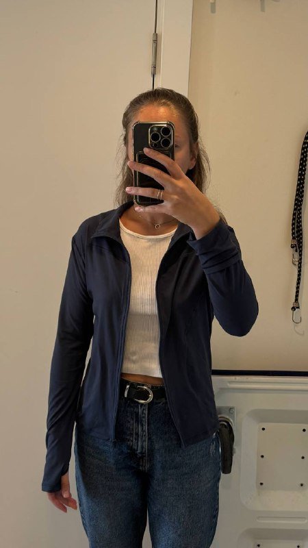 Легкая спортивная куртка, размер L 3