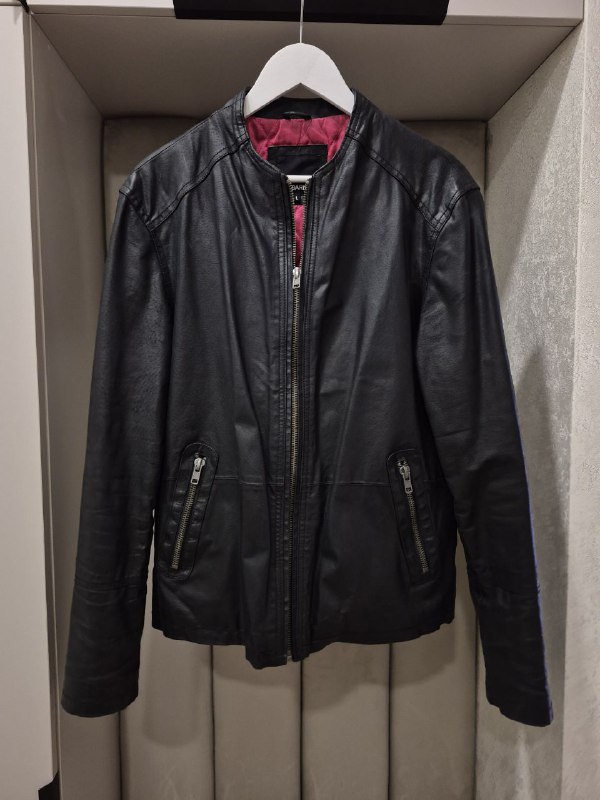 куртка DIESEL, джинсы diesel, кожаная куртка barney's, джинсовая куртка diesel, кроссовки diesel 5