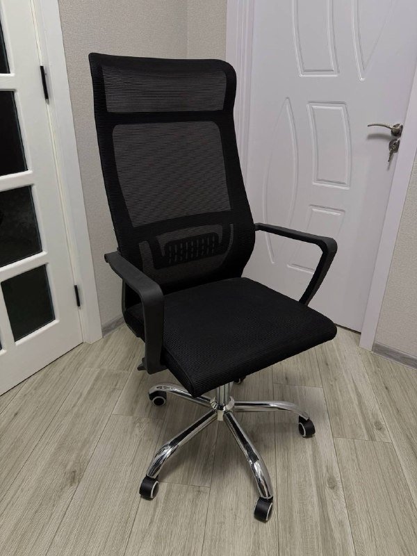 Офисное кресло 5