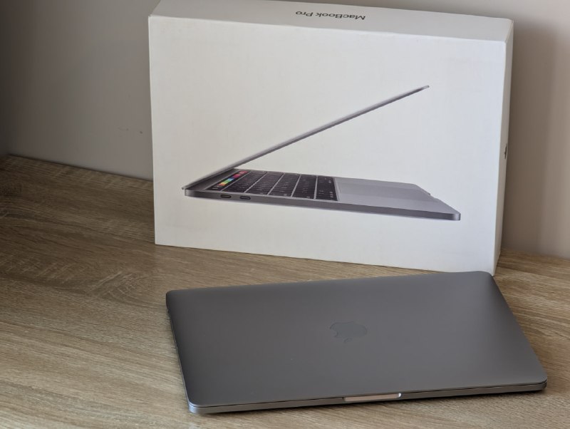 MacBook Air M1 8/512 2020, MacBook Pro i5 8/512 2019 7