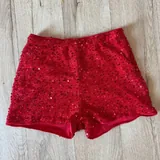 Короткие шорты с пайетками 1