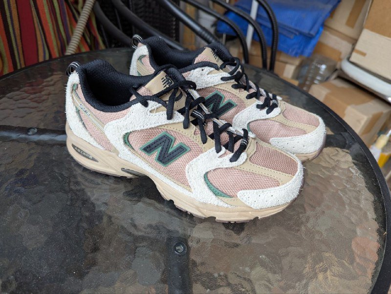 Женские кроссовки New Balance 530