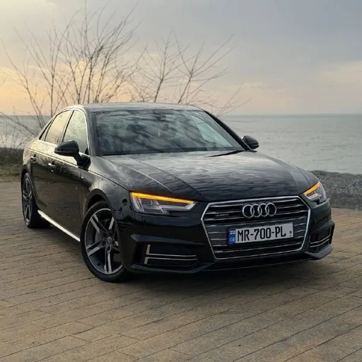 Audi A4 2.0T quattro S-line