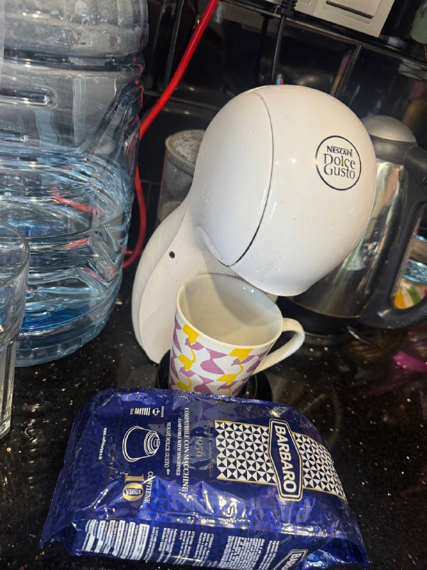 Кофемашина капсульная Nescafé Dolce Gusto, капсулы
