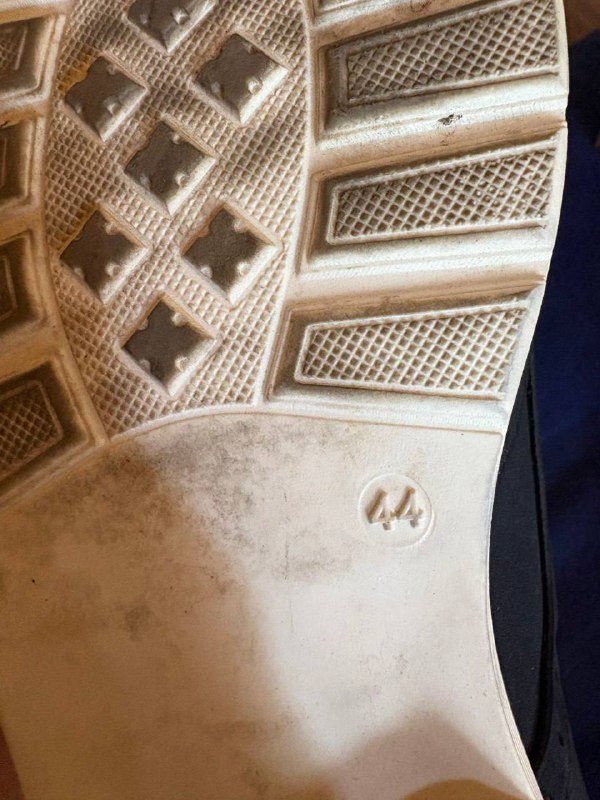 Мужская серая майка, черная кофта, черная майка, мужские ботинки 44 размер 6