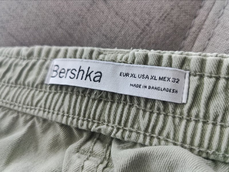 Штаны джоггеры Bershka с дефектом цвета 3