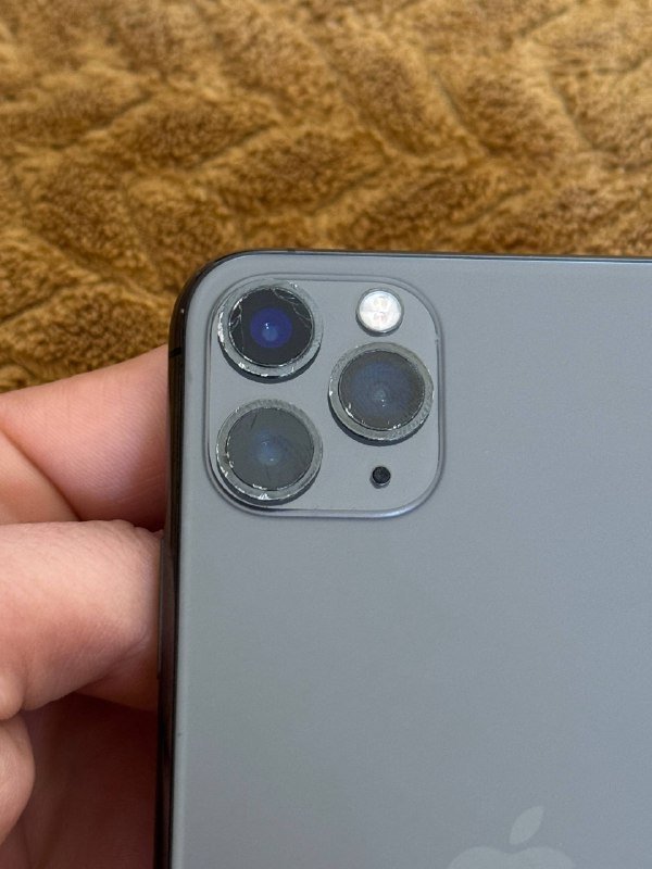 iPhone 13 128 GB, iPhone 11 Pro Max 256 GB 7