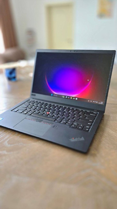 Lenovo carbon x1 7th, Intel i5, 8GB RAM, 256GB SSD