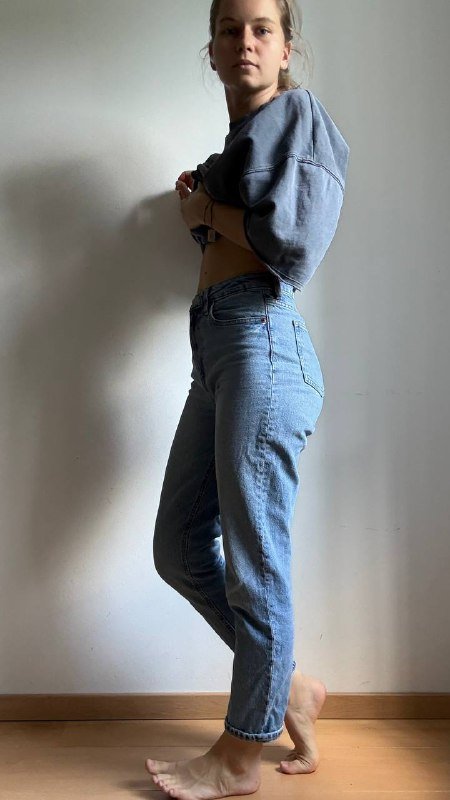 Джинсы HM размер 34 с пятном краски