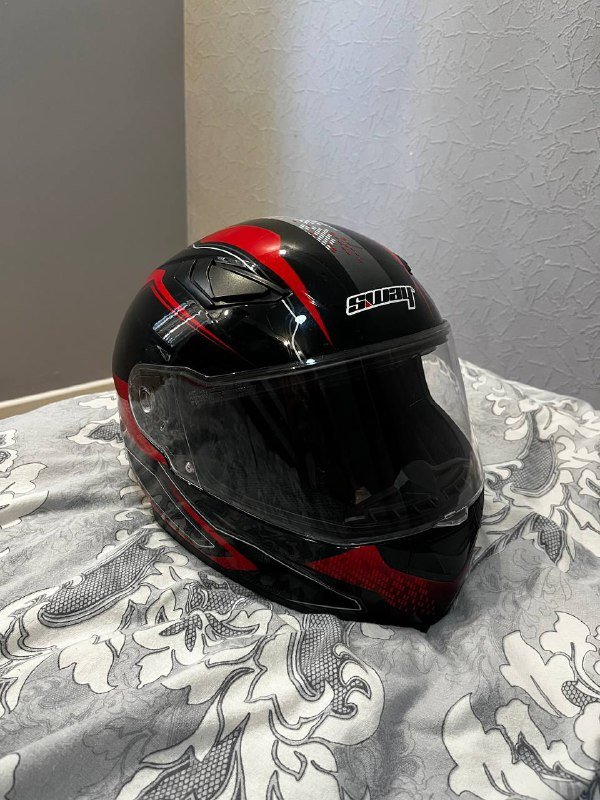 Шлем мотоциклетный, штаны мотоциклетные, рюкзак мотоциклетный, держатели для камеры