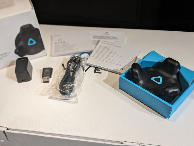 HTC Vive PRO виртуальная реальность полный комплект 2