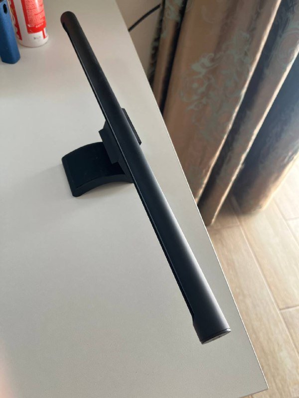 iPad Pro 11 M4, клавиатура Keychron K3, мышь Logitech MX Master 3, лампа Xiaomi Mi Computer Light 9