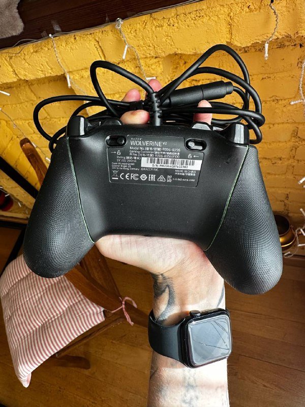 Джойстик Razer Wolverine V2 для Xbox Series X 2
