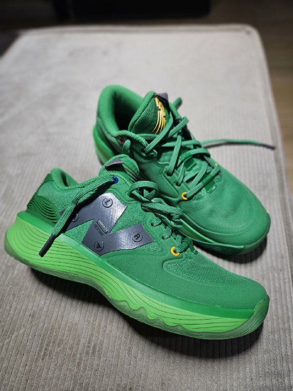 Кроссовки New Balance размер 37.5