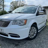 Chrysler Town & Country 1