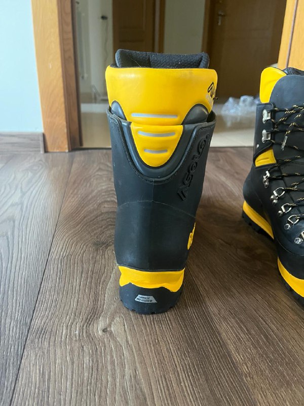 Asolo AFS 8000 winter mountaineering boots 3