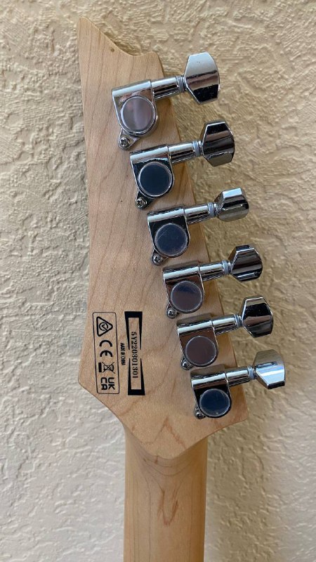 Электро гитара Ibanez, комбик Ibanez, чехол, ремень 6