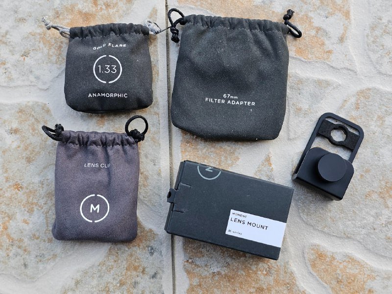 Moment Anamorphic 1.33x Mobile Lens комплект с адаптером и креплением