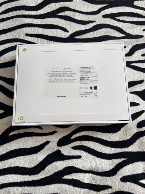 MacBook Pro 14” M3 8GB RAM 1TB SSD 2