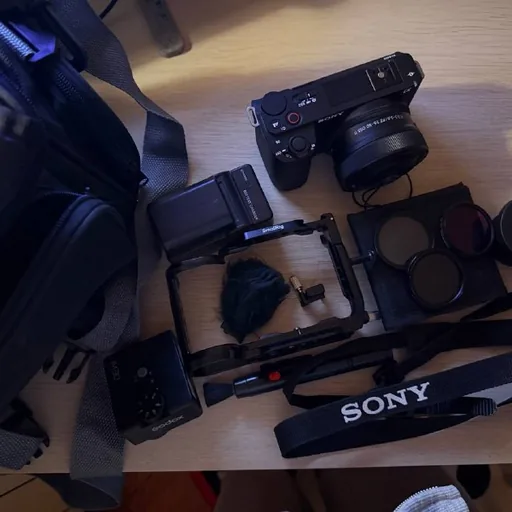 Sony ZV-E10 II с объективом и аксессуарами