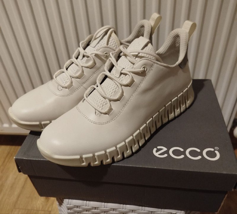 Женские кроссовки ECCO размер 40