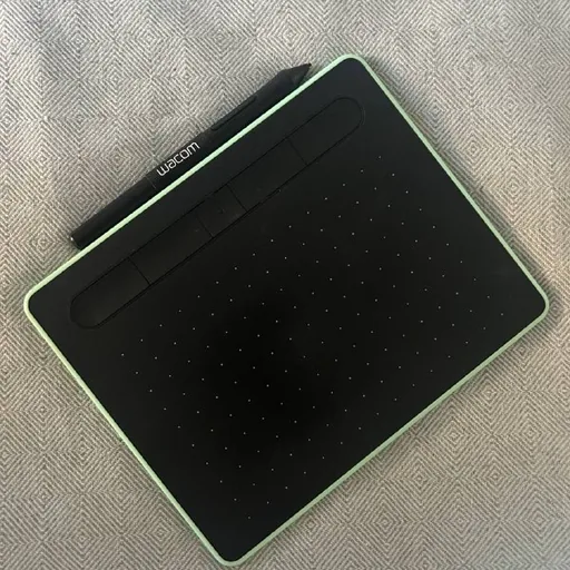 Графический планшет Wacom Intuos S