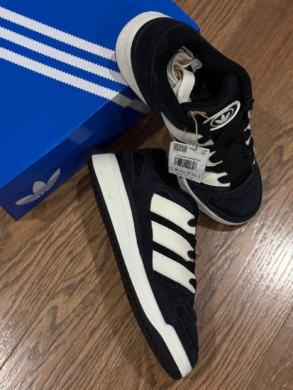 Женские кроссовки Adidas 5