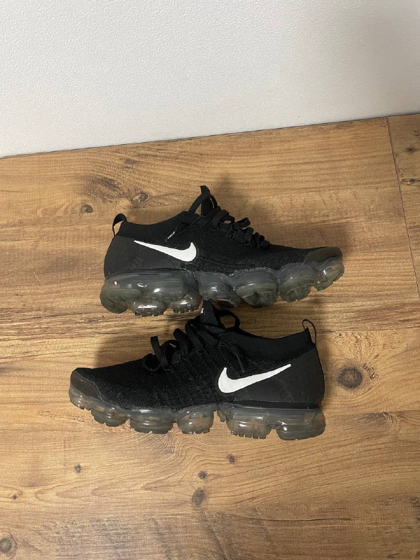 Nike Jordan 1 low, Nike Vapor max 8