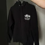 Patagonia флиска, Stussy худи, Weekday лонгслив, H&M шуба 3