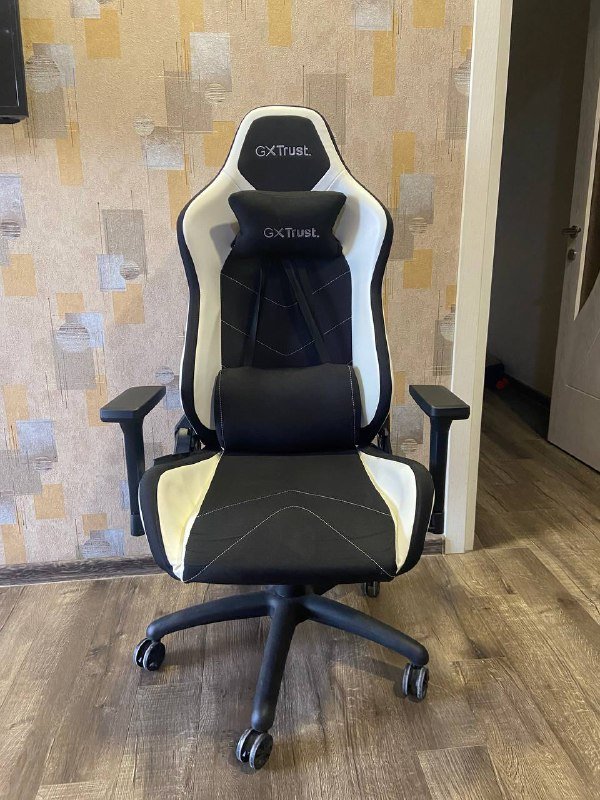 Компьютерное игровое кресло GX Trust GXT 714W тканевое