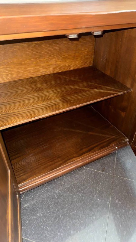 Старинный шкаф после реставрации 5