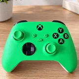 Xbox Series S 512 GB с двумя джойстиками и гарнитурой 2