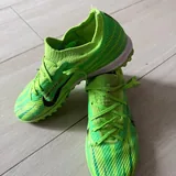 Детские футбольные бутсы Nike, 35 размер 1