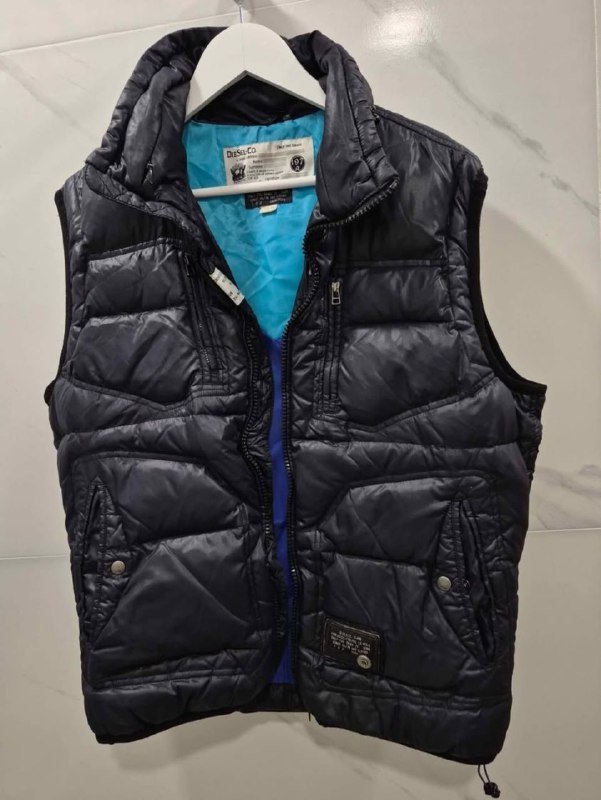Жилет Diesel, куртка Calvin Klein, куртка Diesel, бомбер Diesel, кожаные кеды, кроссовки