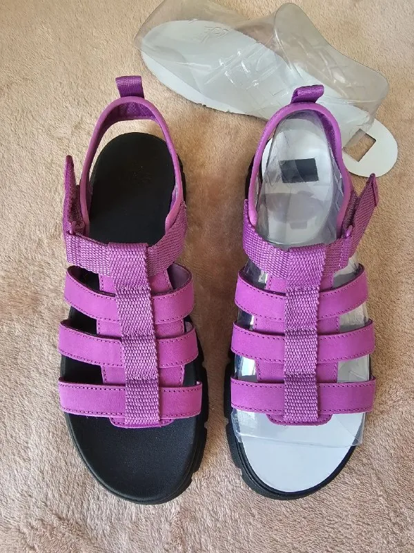 Босоножки UGG 1