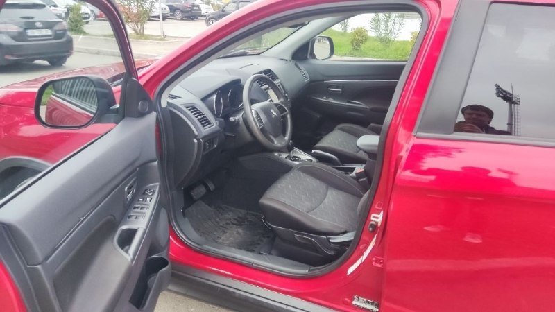 Mitsubishi Outlander Sport 8