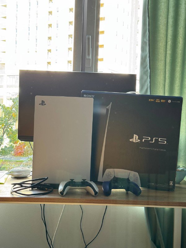 PS5 digital edition, 2 геймпада, кабель HDMI