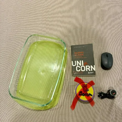 Форма для запекания, книга, автомобильная зарядка, мышь, USB-C провода, капучинатор