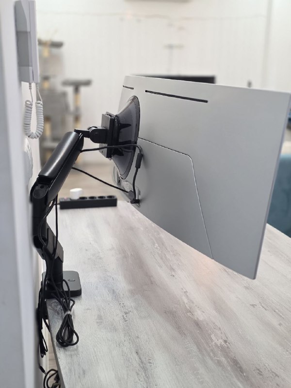 Samsung Odyssey OLED G9 49'' монитор с аксессуарами 4