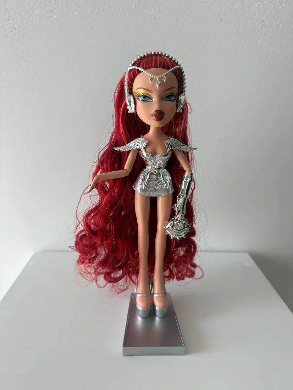 Коллекционная кукла Bratz 1